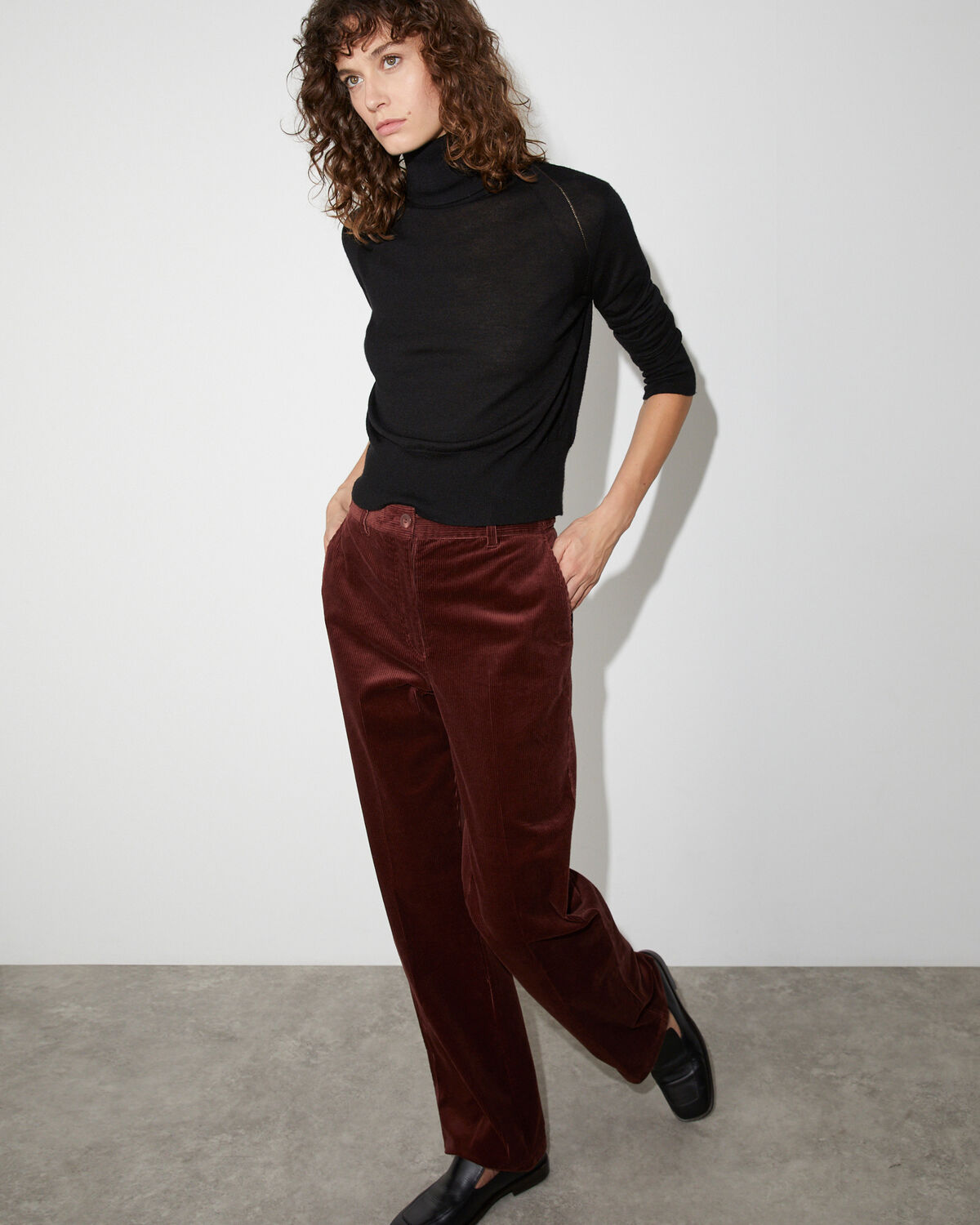 Pantalon droit en velours côtelé - U380 DARK BROWN - 1