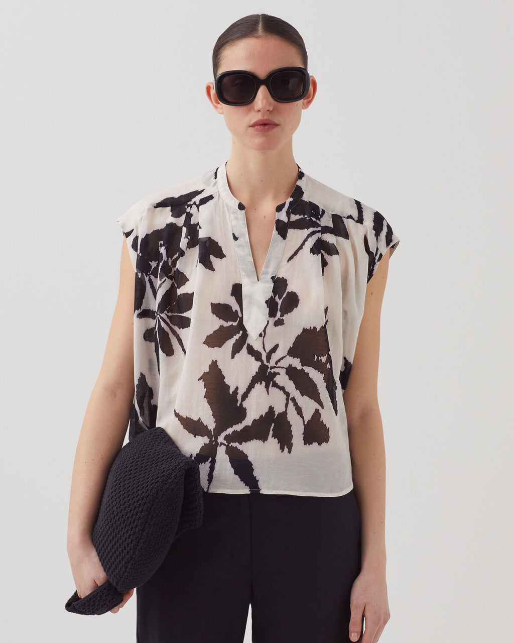 Blouse fluide sans manches en voile de coton - J304 BLURRY FL ECRU - 1