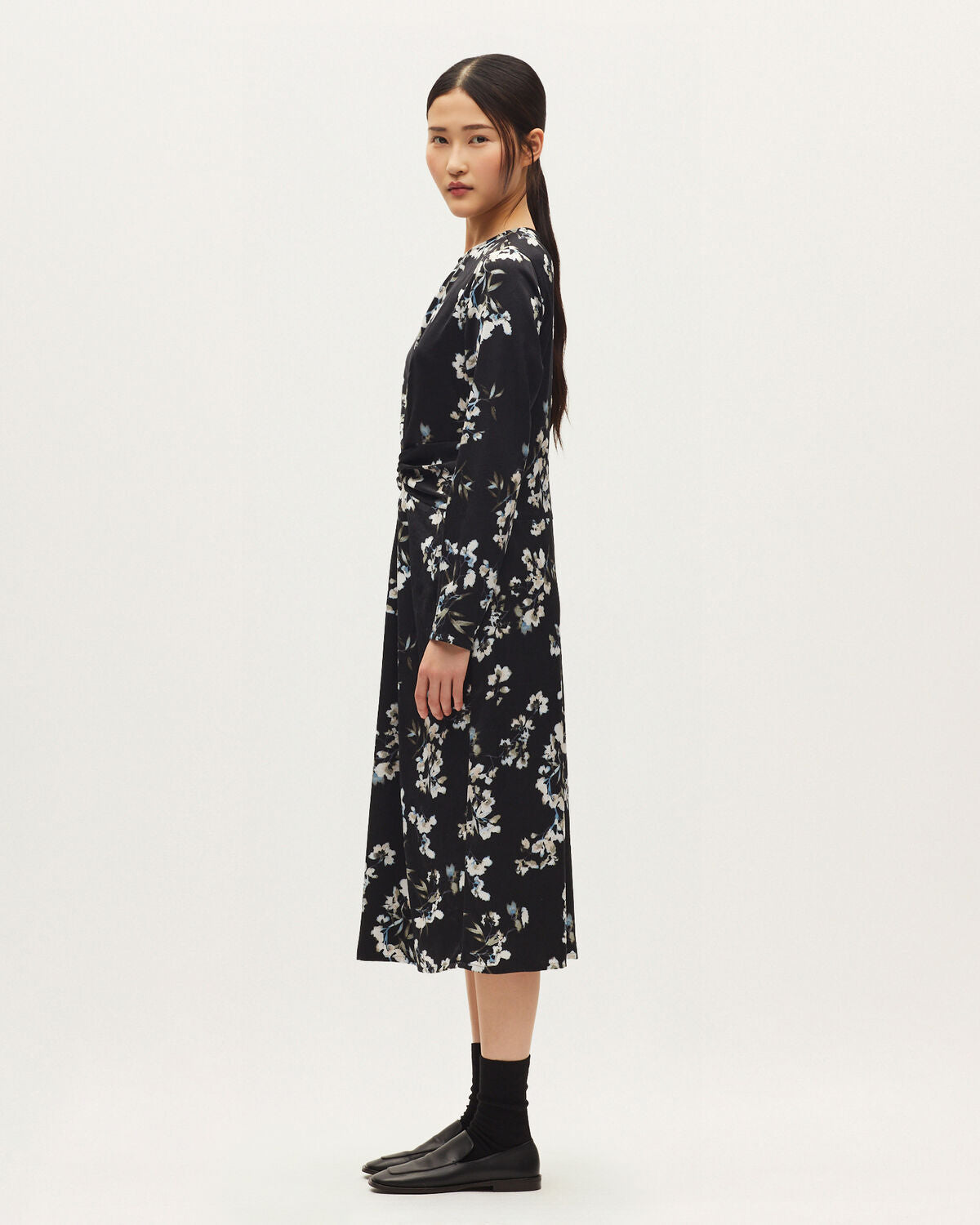 Robe midi satinée - K091 LEAVES BLACK - 2